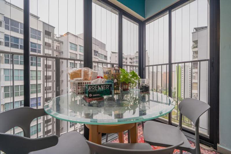 520A Tampines Central 8, 520A Tampines Central 8, Pasir Ris / Tampines, 2 Bedrooms, 667 sqft, HDB Flat For Sale, by Benjamin Chew, 500284850 - Balcony - PropertyGuru.com.sg