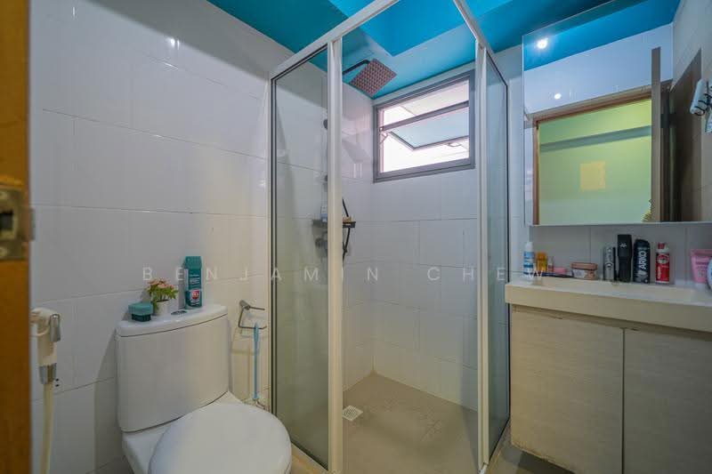 520A Tampines Central 8, 520A Tampines Central 8, Pasir Ris / Tampines, 2 Bedrooms, 667 sqft, HDB Flat For Sale, by Benjamin Chew, 500284850 - Bathroom - PropertyGuru.com.sg
