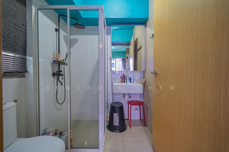 520A Tampines Central 8, 520A Tampines Central 8, Pasir Ris / Tampines, 2 Bedrooms, 667 sqft, HDB Flat For Sale, by Benjamin Chew, 500284850 - Bathroom - PropertyGuru.com.sg