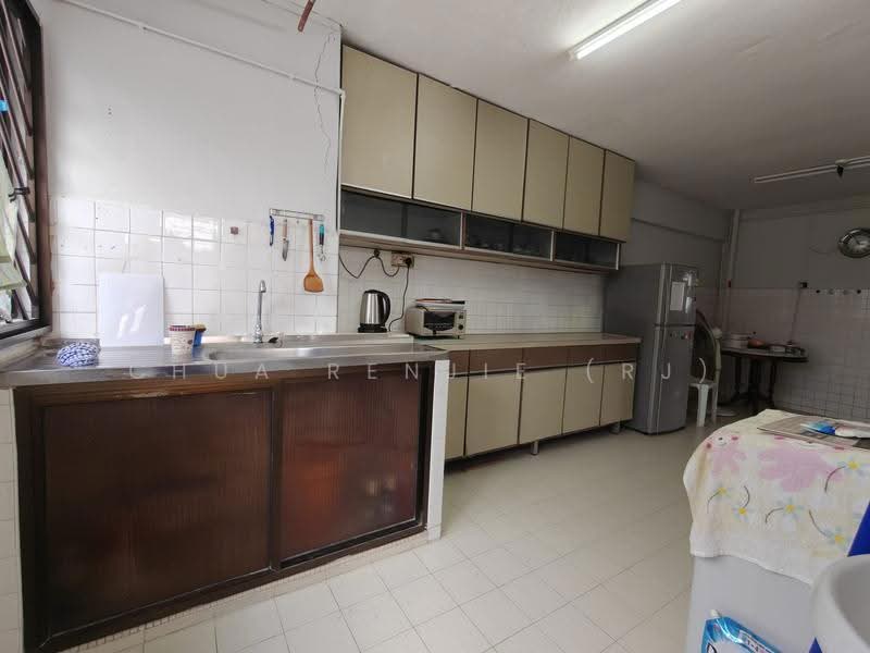 130 Bedok North Street 2, 130 Bedok North Street 2, Bedok / Upper East Coast, 3 Bedrooms, 990 sqft, HDB Flat For Sale, by Chua RenJie (RJ), 500284852 - Kitchen - PropertyGuru.com.sg