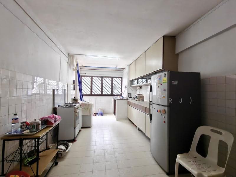 130 Bedok North Street 2, 130 Bedok North Street 2, Bedok / Upper East Coast, 3 Bedrooms, 990 sqft, HDB Flat For Sale, by Chua RenJie (RJ), 500284852 - Kitchen - PropertyGuru.com.sg