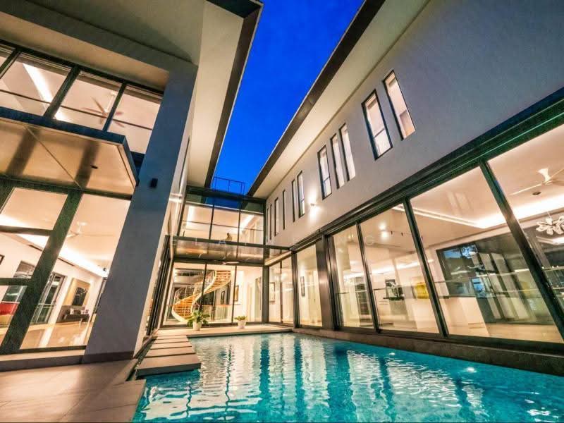 GCB ENCLAVE | LUXURIOUS BUNGALOW 9316 SQFT | BUILD UP 11000 SQFT, Holland Ewart Greenleaf Maryland Bukit Sedap Ming Teck Queen Astrid Oei Tiong Ham Garlick Brizay Raffles Binjai Eng Neo Gallop Wollerton Cluny Camden Chee Hoon Sussex ford Leedon Belmont Cornwall Bing Tong Victoria Rebecca Bukit Timah Holland Tanglin, Tanglin / Holland / Bukit Timah, 7 Bedrooms, 11,000 sqft, Bungalow House For Sale, by ELAINE NG, 500284864 - Exterior - PropertyGuru.com.sg