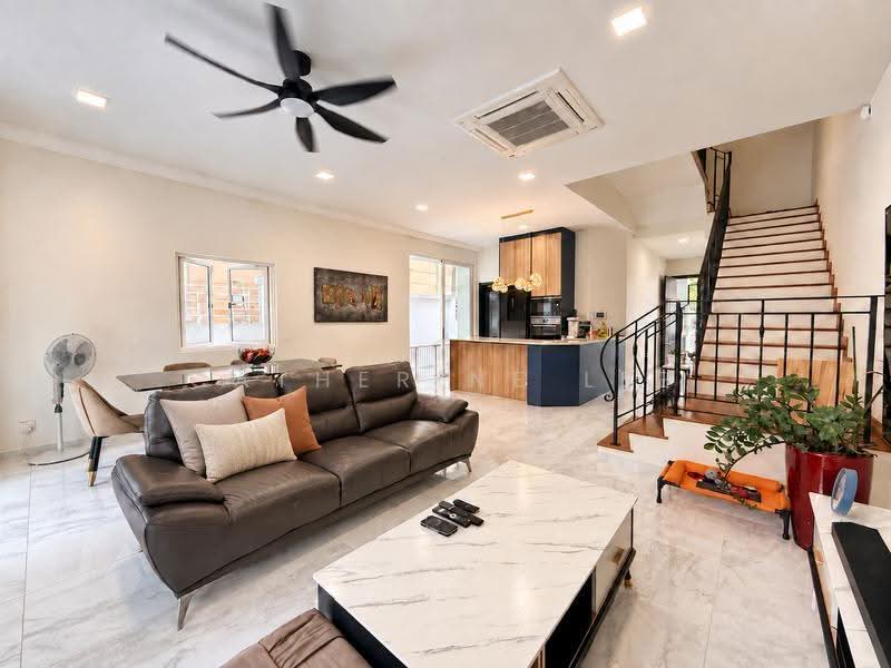 ★Eminence Landed★ Corner-Terrace @ Woodgrove View, Woodgrove Walk, Woodgrove Ave, Marsiling MRT, Woodgrove View, Woodgrove Walk, Woodgrove Ave, Beechwood Gr, Cedarwood Gr, Pinewood Gr, Oakwood Gr, Ashwood Gr, Admiralty / Woodlands, 5 Bedrooms, 3,225 sqft, Corner Terrace For Sale, by Catherine Lee, 500284870 - Living Room - PropertyGuru.com.sg