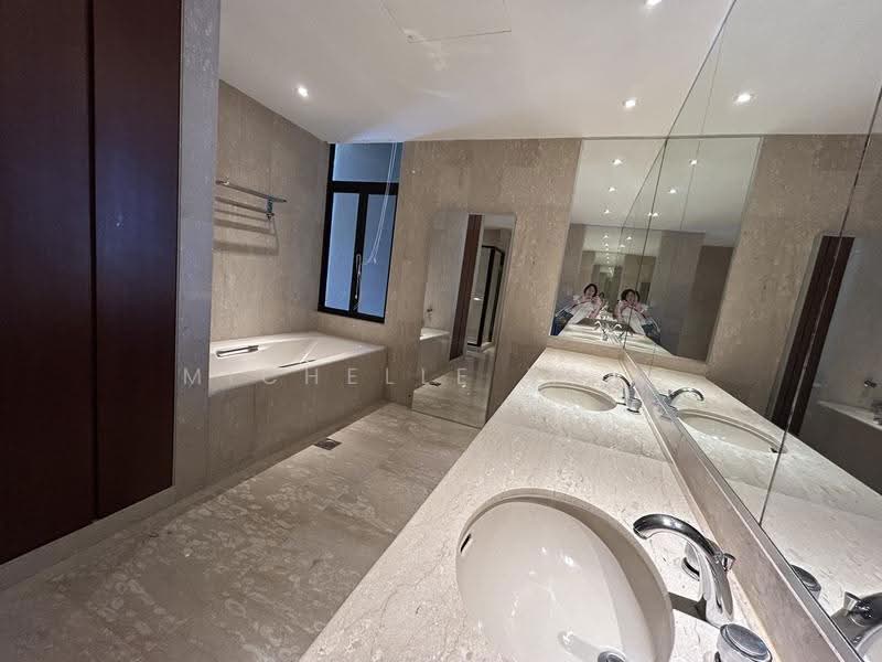 The Colonnade, 82 Grange Road, Tanglin / Holland / Bukit Timah, 4 Bedrooms, 3,994 sqft, Condominium For Rent, by Michelle Yang, 500284875 - Bathroom - PropertyGuru.com.sg