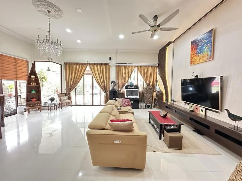 Seletar Hills Estate, Seletar Hills Drive, Seletar / Yio Chu Kang, 5 Bedrooms, 3,500 sqft, Semi-Detached House For Sale, by Norman Tan, 500284884 - Living Room - PropertyGuru.com.sg