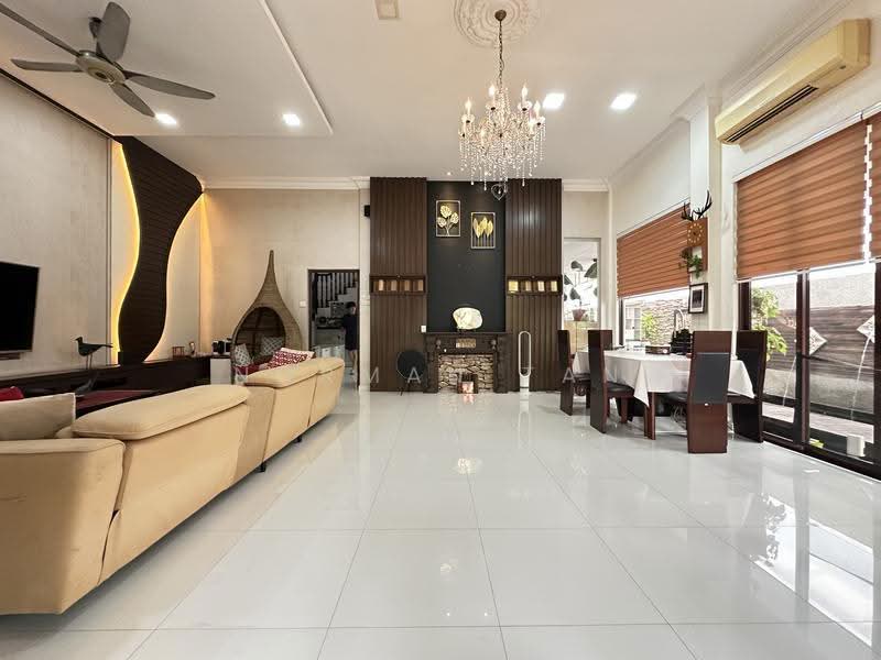 Seletar Hills Estate, Seletar Hills Drive, Seletar / Yio Chu Kang, 5 Bedrooms, 3,500 sqft, Semi-Detached House For Sale, by Norman Tan, 500284884 - Living Room - PropertyGuru.com.sg