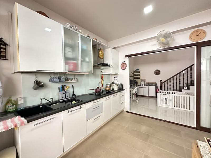Seletar Hills Estate, Seletar Hills Drive, Seletar / Yio Chu Kang, 5 Bedrooms, 3,500 sqft, Semi-Detached House For Sale, by Norman Tan, 500284884 - Kitchen - PropertyGuru.com.sg
