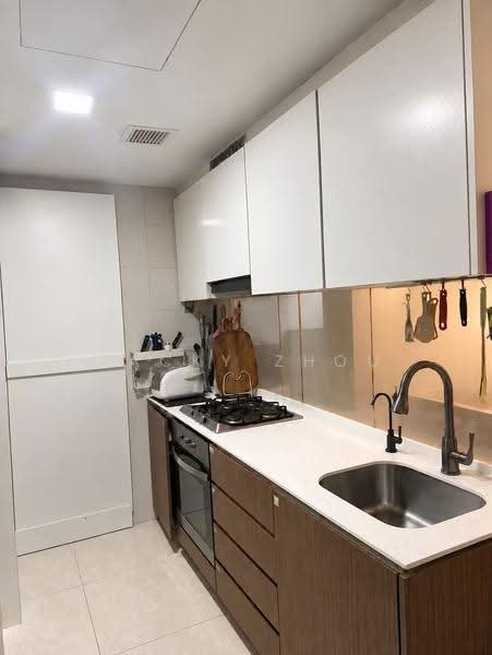 The Lakefront Residences, 48 Lakeside Drive, Boon Lay / Jurong / Tuas, 2 Bedrooms, 721 sqft, Condominium For Sale, by Jacky Zhou, 500284889 - Kitchen - PropertyGuru.com.sg