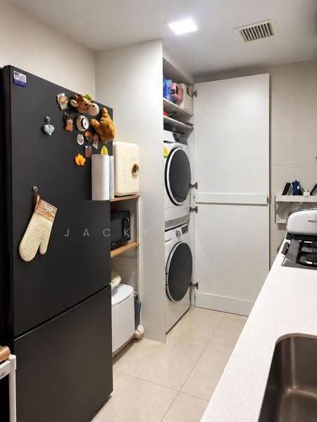 The Lakefront Residences, 48 Lakeside Drive, Boon Lay / Jurong / Tuas, 2 Bedrooms, 721 sqft, Condominium For Sale, by Jacky Zhou, 500284889 - PropertyGuru.com.sg