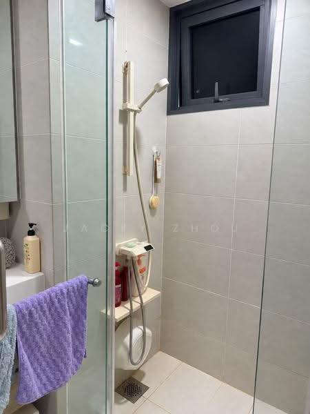 The Lakefront Residences, 48 Lakeside Drive, Boon Lay / Jurong / Tuas, 2 Bedrooms, 721 sqft, Condominium For Sale, by Jacky Zhou, 500284889 - Bathroom - PropertyGuru.com.sg
