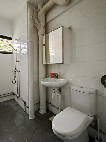 628 Hougang Avenue 8, 628 Hougang Avenue 8, Hougang / Punggol / Sengkang, 3 Bedrooms, 1,593 sqft, HDB Flat For Sale, by Kingsley Zheng 鄭鈞鴻, 500284899 - Bathroom - PropertyGuru.com.sg