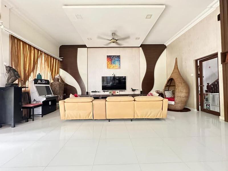 Seletar Hills Estate, Seletar Hills Drive, Seletar / Yio Chu Kang, 5 Bedrooms, 3,500 sqft, Semi-Detached House For Sale, by Nicole Chia, 500284913 - Living Room - PropertyGuru.com.sg