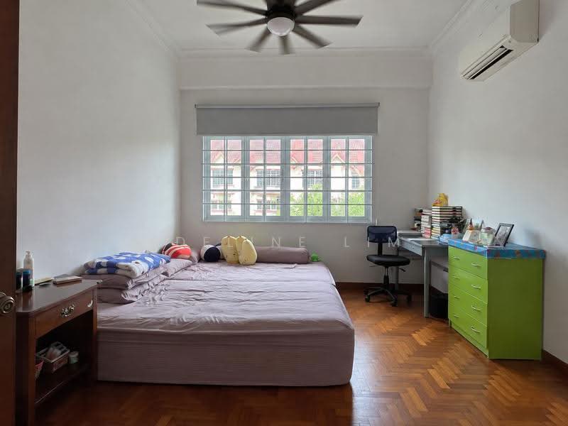 Harvey Avenue - Walking Distance to Simei MRT, Bedok / Upper East Coast, 5 Bedrooms, 4,000 sqft, Semi-Detached House For Sale, by Adeline Lim, 500284914 - Bedroom - PropertyGuru.com.sg