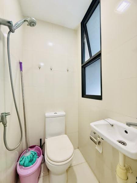 Twin Waterfalls, 102 Punggol Walk, Hougang / Punggol / Sengkang, Room Rental, 150 sqft, Condominium For Rent, by Steve Voon, 500284924 - Bathroom - PropertyGuru.com.sg
