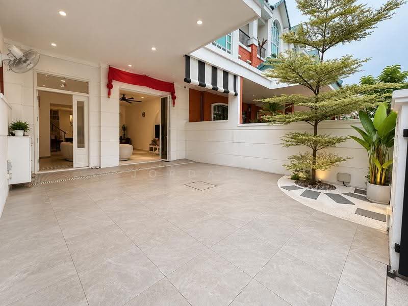 Sunrise avenue, Seletar / Yio Chu Kang, 5 Bedrooms, 3,097 sqft, Terraced House For Sale, by Jordan ., 500284926 - Car Porch - PropertyGuru.com.sg