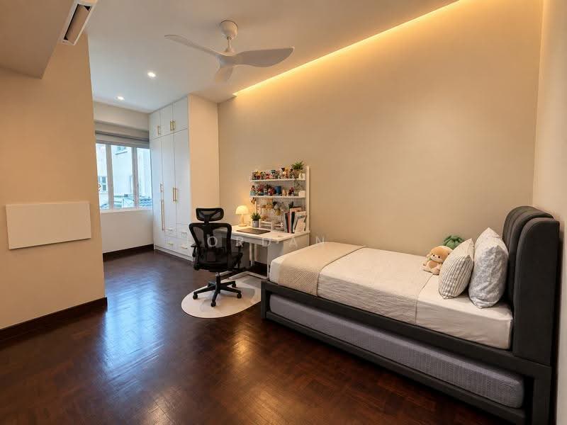 Sunrise avenue, Seletar / Yio Chu Kang, 5 Bedrooms, 3,097 sqft, Terraced House For Sale, by Jordan ., 500284926 - Common Bedroom 1 (Second floor) - PropertyGuru.com.sg