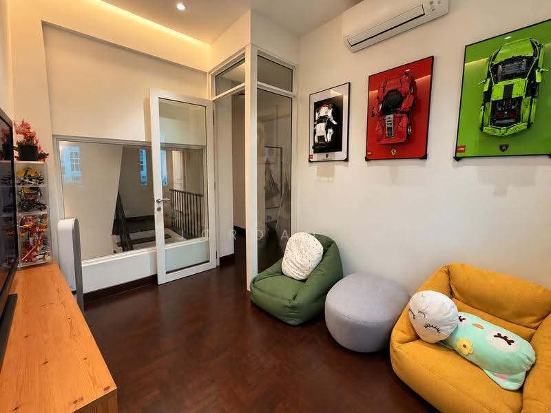 Sunrise avenue, Seletar / Yio Chu Kang, 5 Bedrooms, 3,097 sqft, Terraced House For Sale, by Jordan ., 500284926 - Game Room (Second floor) - PropertyGuru.com.sg