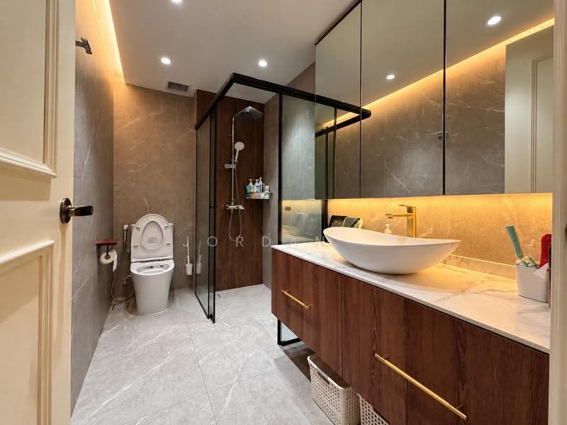 Sunrise avenue, Seletar / Yio Chu Kang, 5 Bedrooms, 3,097 sqft, Terraced House For Sale, by Jordan ., 500284926 - Common Toilet (Second floor) - PropertyGuru.com.sg