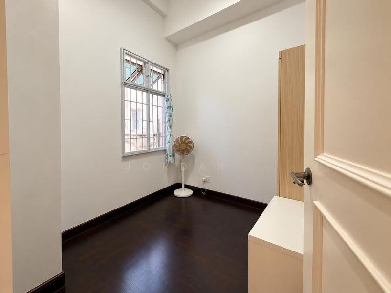 Sunrise avenue, Seletar / Yio Chu Kang, 5 Bedrooms, 3,097 sqft, Terraced House For Sale, by Jordan ., 500284926 - Helper’s room (first floor) - PropertyGuru.com.sg