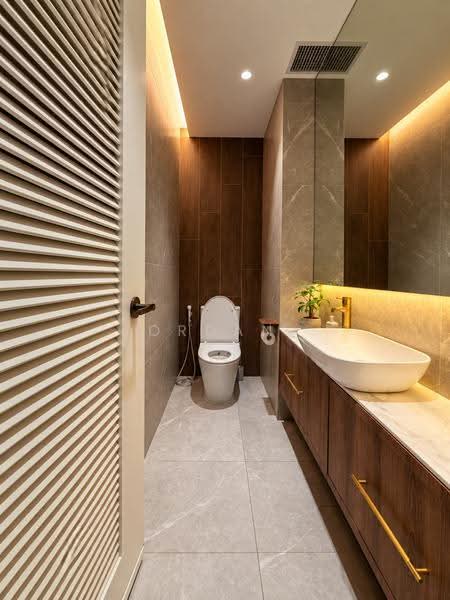 Sunrise avenue, Seletar / Yio Chu Kang, 5 Bedrooms, 3,097 sqft, Terraced House For Sale, by Jordan ., 500284926 - Common Bathroom (first floor) - PropertyGuru.com.sg