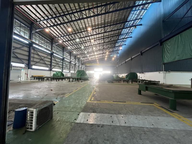 Ground floor High Power' B2 Factory/Warehouse with 20-tons Overhead Crane near Pandan Loop, Pandan Loop, Buona Vista / West Coast / Clementi New Town, 66,000 sqft, Factory / Workshop (B2) For Rent, by Marjorie Teo, 500284962 - Exterior - CommercialGuru.com.sg
