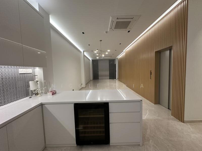 Katong vicinity, Carpmael Road, Onan Road, Fowlie Road, East Coast Road , Joo Chiat , Katong, East Coast / Marine Parade, 5 Bedrooms, 5,500 sqft, Terraced House For Sale, by Nicole Chia, 500284968 - Interior - PropertyGuru.com.sg
