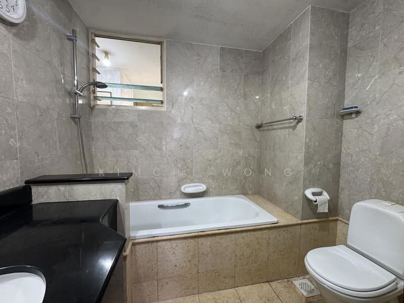Yishun Sapphire, 42 Canberra Drive, Sembawang / Yishun, 2 Bedrooms, 1,001 sqft, Condominium For Sale, by Kimchi Wong, 500284980 - Bathroom - PropertyGuru.com.sg