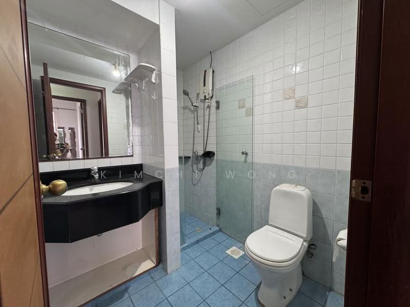 Yishun Sapphire, 42 Canberra Drive, Sembawang / Yishun, 2 Bedrooms, 1,001 sqft, Condominium For Sale, by Kimchi Wong, 500284980 - Bathroom - PropertyGuru.com.sg