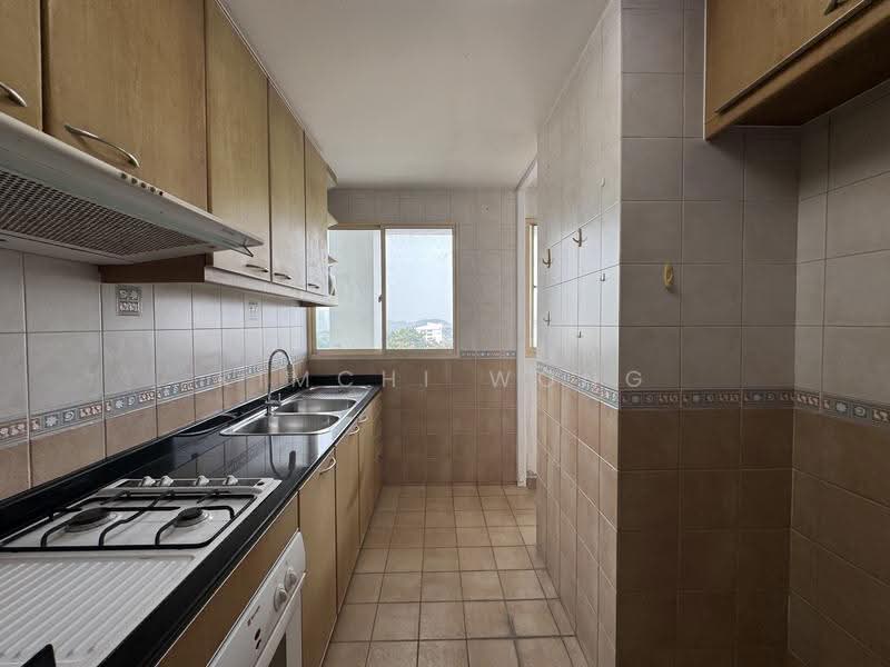 Yishun Sapphire, 42 Canberra Drive, Sembawang / Yishun, 2 Bedrooms, 1,001 sqft, Condominium For Sale, by Kimchi Wong, 500284980 - Kitchen - PropertyGuru.com.sg