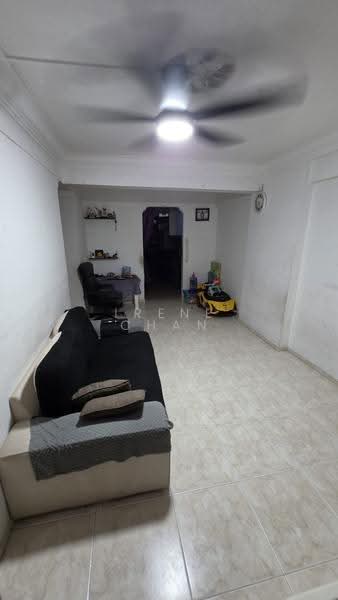 31 Marine Crescent, 31 Marine Crescent, East Coast / Marine Parade, 2 Bedrooms, 700 sqft, HDB Flat For Sale, by Irene Chan, 500284990 - Living Room - PropertyGuru.com.sg