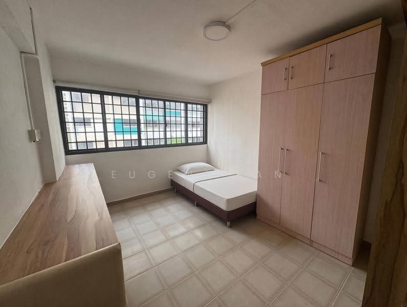 220 Jurong East Street 21, 220 Jurong East Street 21, Boon Lay / Jurong / Tuas, 3 Bedrooms, 1,270 sqft, HDB Flat For Sale, by Eugene Tan, 500284995 - Bedroom - PropertyGuru.com.sg
