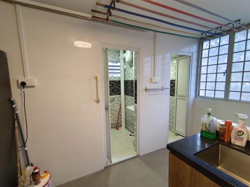 16 Eunos Crescent, 16 Eunos Crescent, Eunos / Geylang / Paya Lebar, 2 Bedrooms, 635 sqft, HDB Flat For Rent, by Gina Lim, 500285001 - Bathroom - PropertyGuru.com.sg
