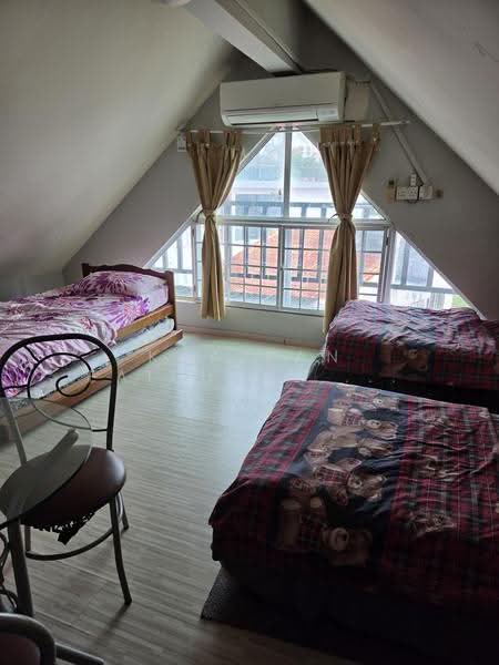 East View Garden, Bedok / Upper East Coast, 9 Bedrooms, 6,000 sqft, Semi-Detached House For Sale, by Khairan Fairuzal Kassim, 500285002 - Bedroom - PropertyGuru.com.sg