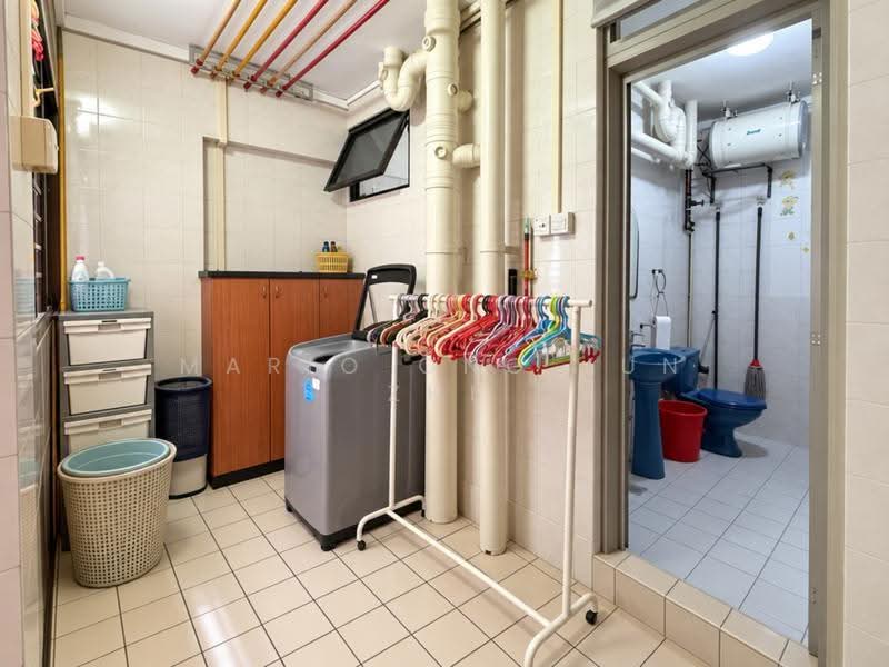 288A Bukit Batok Street 25, 288A Bukit Batok Street 25, Dairy Farm / Bukit Panjang / Choa Chu Kang, 4 Bedrooms, 144 sqft, HDB Flat For Rent, by Mario Ong Jun Zhi, 500285005 - Yard and Common Bathroom - PropertyGuru.com.sg