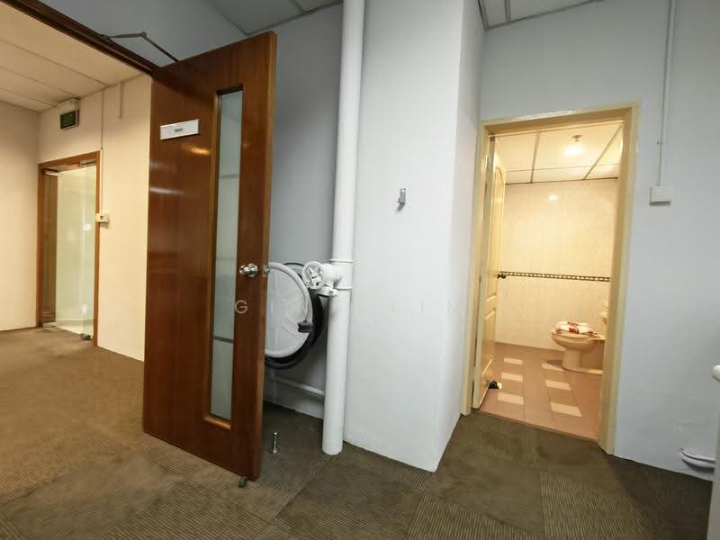 Crystal Time Building, 16 Tannery Lane, Macpherson / Potong Pasir, 2,925 sqft, Light Industrial (B1) For Rent, by Gina Lim, 500285022 - Bathroom - CommercialGuru.com.sg