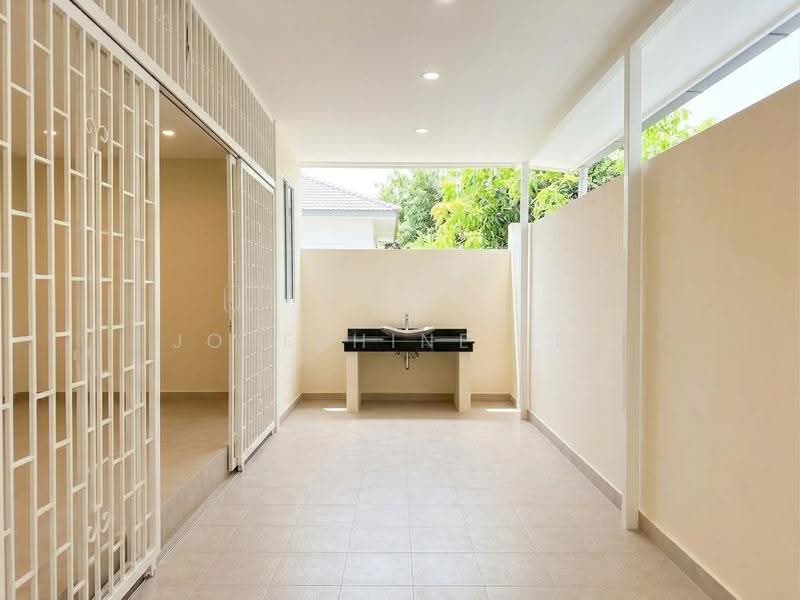 Backyard / Dry Kitchen