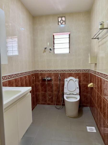 Common Bathroom