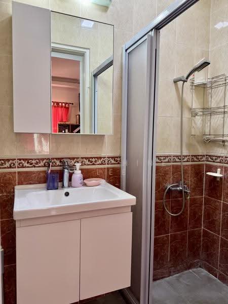 marshall Road, Marshall Road, East Coast / Marine Parade, 6 Bedrooms, 2,623 sqft, Corner Terrace For Sale, by Josephine Lee, 500285038 - Master en suite Bathroom - PropertyGuru.com.sg