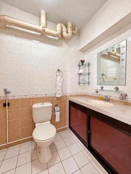 201D Compassvale Drive, 201D Compassvale Drive, Hougang / Punggol / Sengkang, 3 Bedrooms, 1,184 sqft, HDB Flat For Sale, by Michelle Koo, 500285042 - Bathroom - PropertyGuru.com.sg