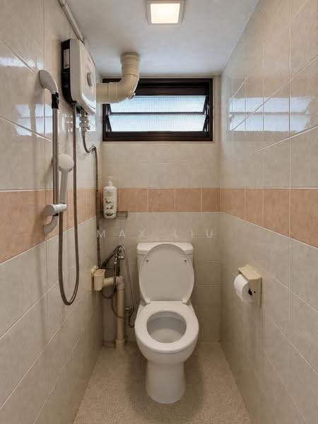 30 New Upper Changi Road, 30 New Upper Changi Road, Bedok / Upper East Coast, 2 Bedrooms, 700 sqft, HDB Flat For Sale, by Max Liu, 500285043 - Toilet - PropertyGuru.com.sg