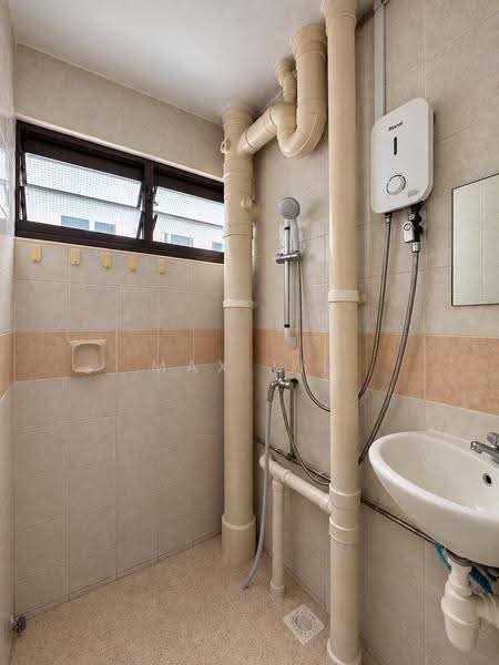 30 New Upper Changi Road, 30 New Upper Changi Road, Bedok / Upper East Coast, 2 Bedrooms, 700 sqft, HDB Flat For Sale, by Max Liu, 500285043 - Bathroom - PropertyGuru.com.sg