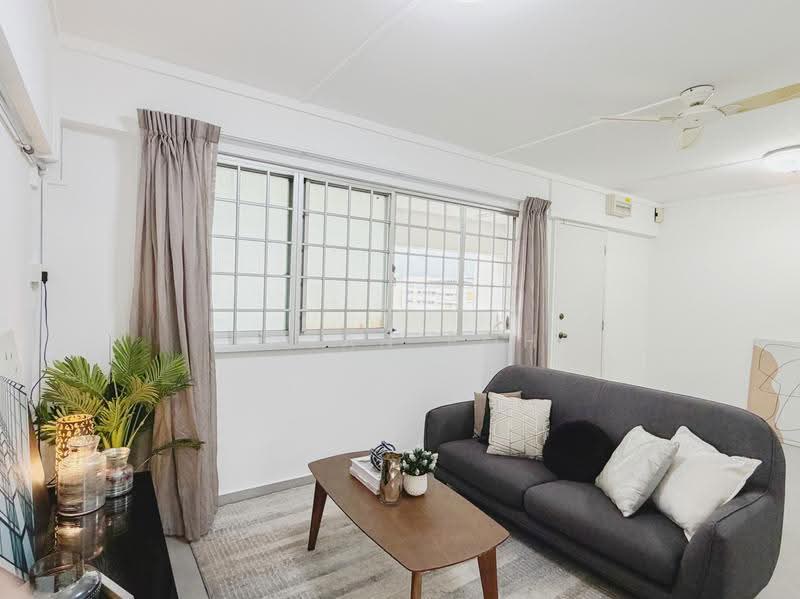 280 Yishun Street 22, 280 Yishun Street 22, Sembawang / Yishun, 3 Bedrooms, 904 sqft, HDB Flat For Sale, by Dylan Poh, 500285051 - Living Room - PropertyGuru.com.sg