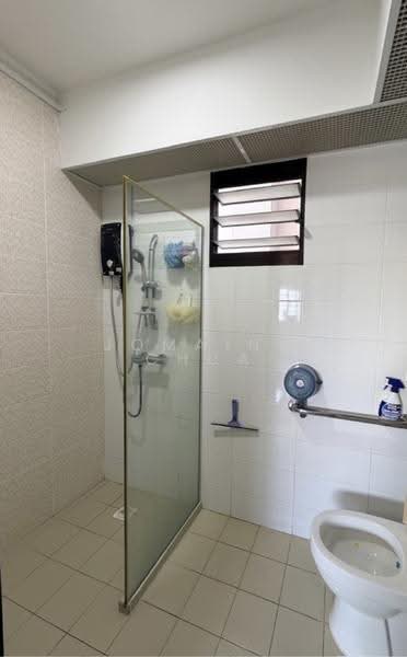 816B Keat Hong Link, 816B Keat Hong Link, Dairy Farm / Bukit Panjang / Choa Chu Kang, 3 Bedrooms, 990 sqft, HDB Flat For Sale, by Jomaine Chua, 500285052 - Bathroom - PropertyGuru.com.sg
