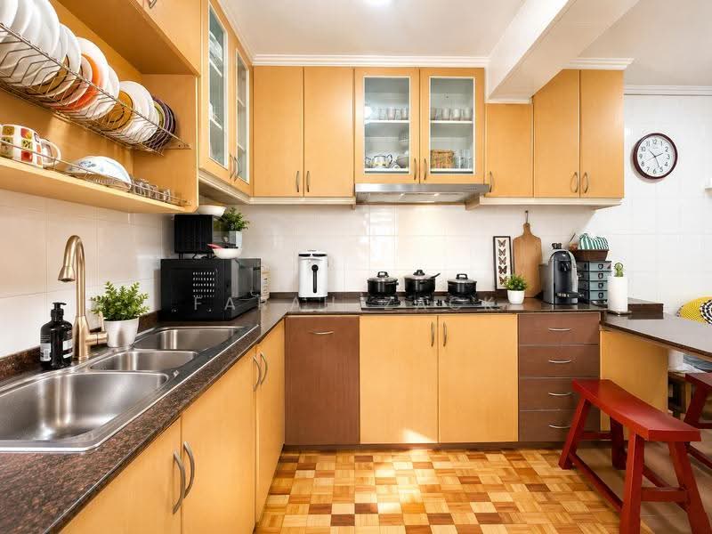 14 Ghim Moh Road, 14 Ghim Moh Road, Tanglin / Holland / Bukit Timah, 3 Bedrooms, 1,281 sqft, HDB Flat For Sale, by Farah Zack, 500285053 - PropertyGuru.com.sg
