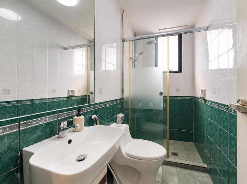 Harbour View Towers, 21 Telok Blangah Drive, Harbourfront / Telok Blangah, 3 Bedrooms, 1,615 sqft, Condominium For Sale, by Jared Yan, 500285054 - Bathroom - PropertyGuru.com.sg