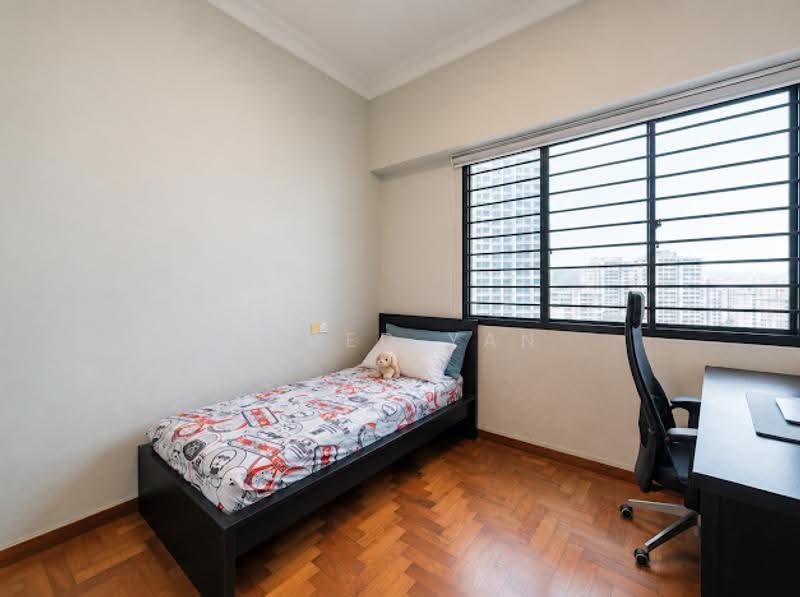 Harbour View Towers, 21 Telok Blangah Drive, Harbourfront / Telok Blangah, 3 Bedrooms, 1,615 sqft, Condominium For Sale, by Jared Yan, 500285054 - Bedroom - PropertyGuru.com.sg