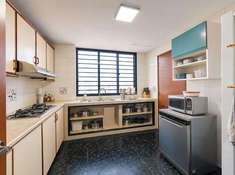 Harbour View Towers, 21 Telok Blangah Drive, Harbourfront / Telok Blangah, 3 Bedrooms, 1,615 sqft, Condominium For Sale, by Jared Yan, 500285054 - Kitchen - PropertyGuru.com.sg
