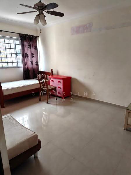 114 Tampines Street 11, 114 Tampines Street 11, Pasir Ris / Tampines, 3 Bedrooms, 1,432 sqft, HDB Flat For Sale, by Christina Tan, 500285056 - Bedroom - PropertyGuru.com.sg