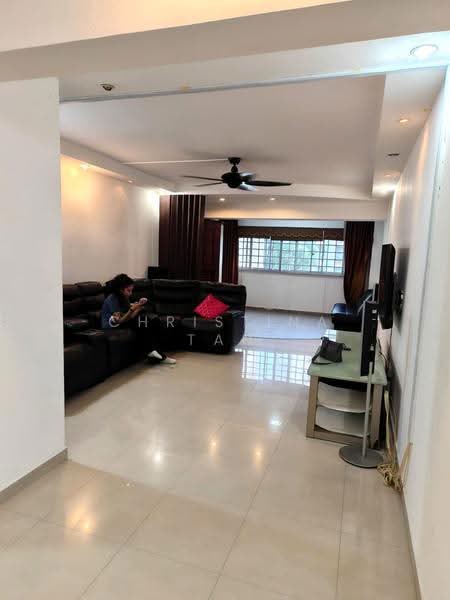 114 Tampines Street 11, 114 Tampines Street 11, Pasir Ris / Tampines, 3 Bedrooms, 1,432 sqft, HDB Flat For Sale, by Christina Tan, 500285056 - Living Room - PropertyGuru.com.sg