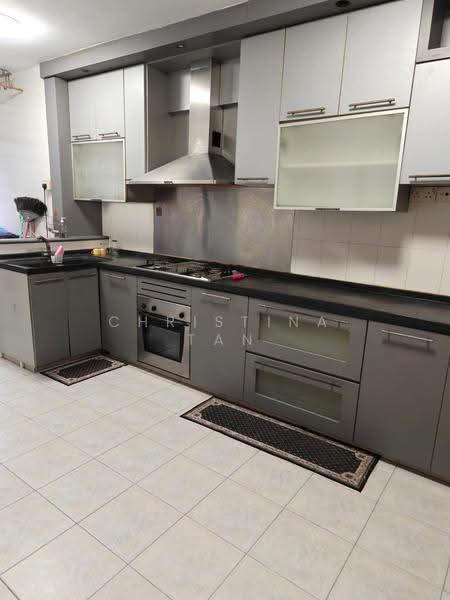 114 Tampines Street 11, 114 Tampines Street 11, Pasir Ris / Tampines, 3 Bedrooms, 1,432 sqft, HDB Flat For Sale, by Christina Tan, 500285056 - Kitchen - PropertyGuru.com.sg